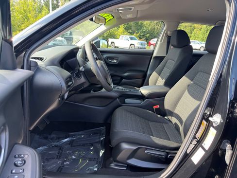 Used 2024 Honda HR-V LX image 9