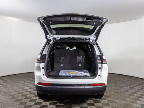 New 2025 Jeep Grand Cherokee L Altitude image 27