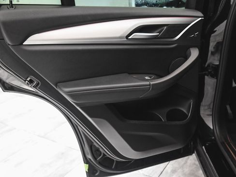 Used 2025 BMW X4 xDrive30i image 11