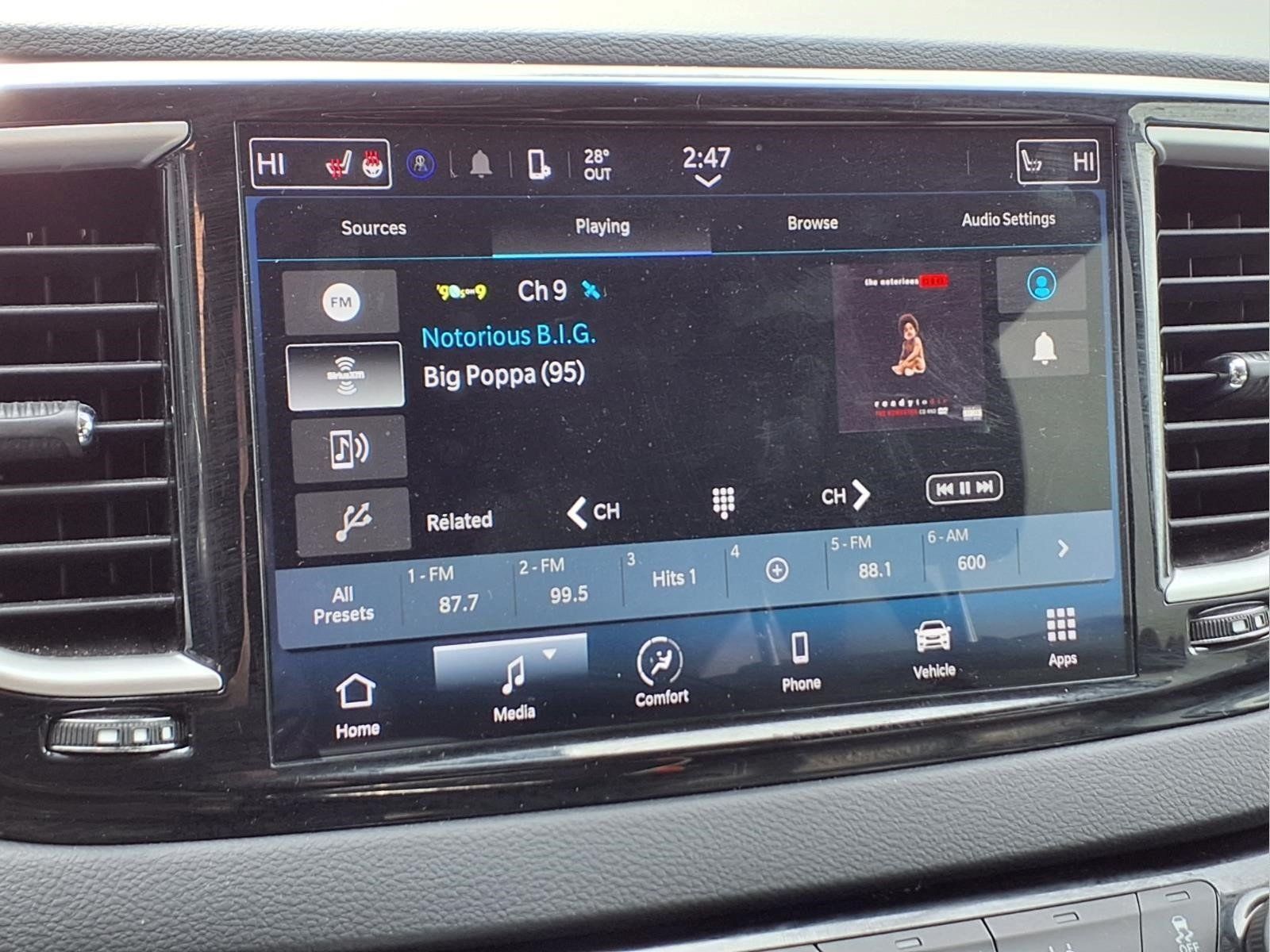 Used 2023 Chrysler Pacifica Touring-L FWD image 24
