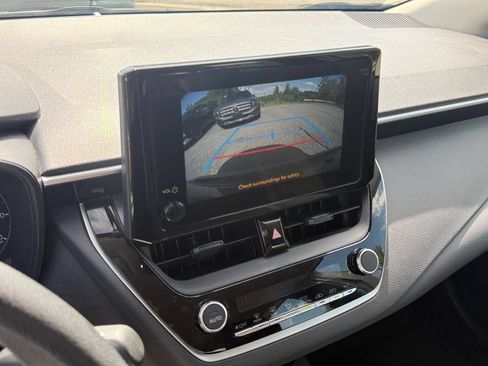 Used 2025 Toyota Corolla LE FWD image 23