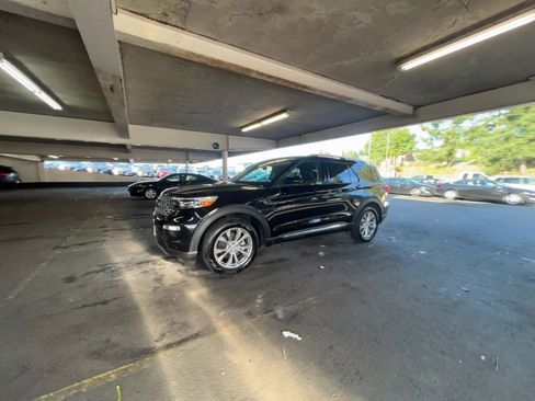 Used 2023 Ford Explorer Limited image 16