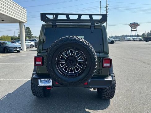 Used 2022 Jeep Wrangler Unlimited Rubicon AWD/4WD image 3