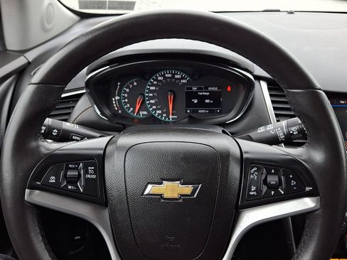 Used 2021 Chevrolet Trax LT w/ Redline Edition image 18