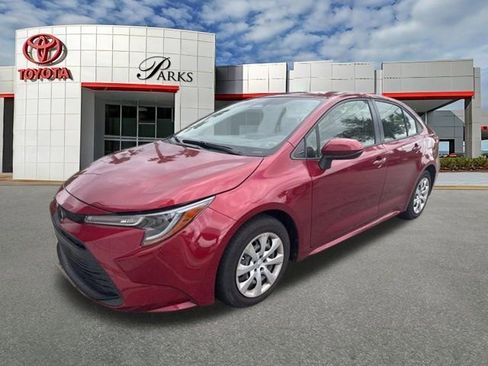 Used 2023 Toyota Corolla LE FWD image 1