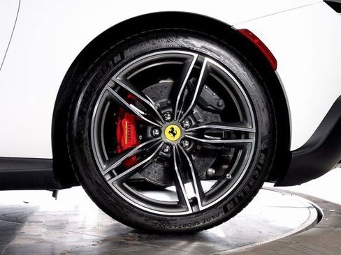 Certified 2025 Ferrari Roma Spider RWD image 19