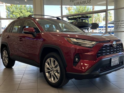 Used 2025 Toyota RAV4 XLE Premium FWD image 7
