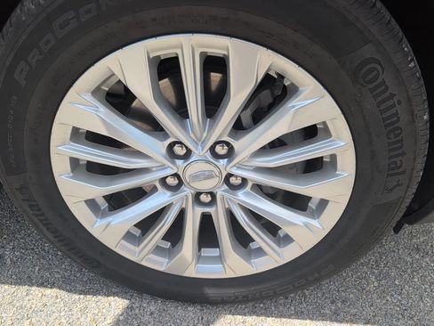 Used 2024 Cadillac XT4 Luxury FWD image 14
