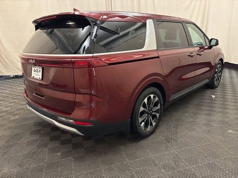 Used 2024 Kia Carnival EX FWD image 5