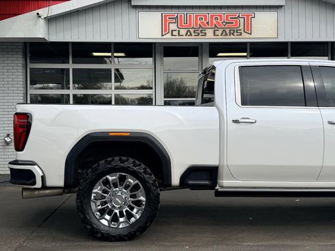 Used 2024 GMC Sierra 2500 Denali Ultimate image 11