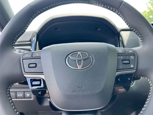 Used 2026 Toyota Camry SE FWD image 7