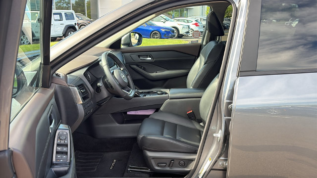 Certified 2023 Nissan Rogue SV w/ SV Premium B Package AWD/4WD image 10