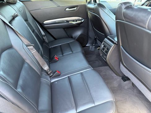 Used 2025 Cadillac XT4 Premium Luxury FWD image 29