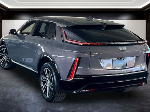 Certified 2025 Cadillac Lyriq Luxury w/ LPO, Floor Liner Package AWD/4WD image 4