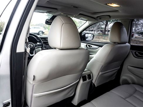 Used 2020 Nissan Rogue Sport SL w/ Premium Package image 28