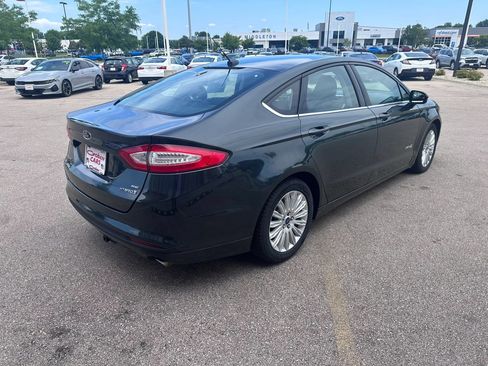Used 2015 Ford Fusion SE FWD image 5