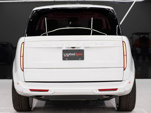 Used 2025 Land Rover Range Rover SE image 13