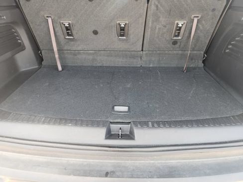 Used 2025 Chevrolet Traverse LT w/ Driver Confidence Package FWD image 30