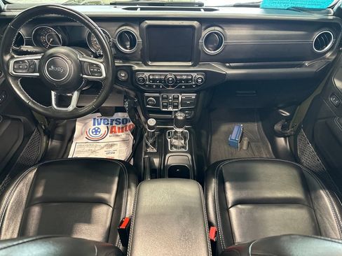 Used 2022 Jeep Wrangler Unlimited Sahara w/ LED Lighting Group AWD/4WD image 29