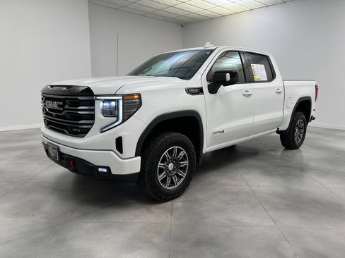 Used 2025 GMC Sierra 1500 AT4 AWD/4WD image 4