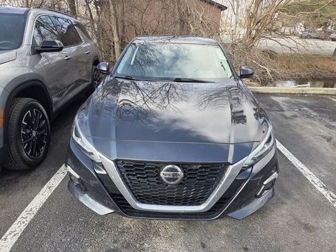 Used 2019 Nissan Altima 2.5 SV image 2