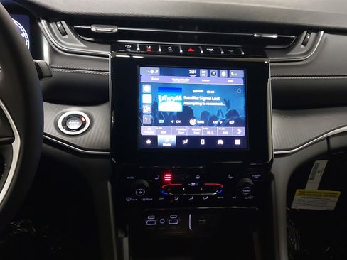 New 2025 Jeep Grand Cherokee Altitude image 20