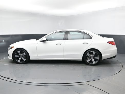 Used 2025 Mercedes-Benz C 300 4MATIC Sedan image 4