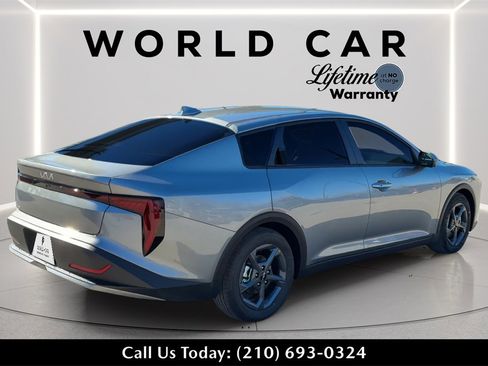 New 2026 Kia K4 LXS image 3