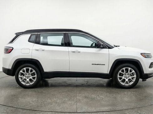 Used 2025 Jeep Compass Limited AWD/4WD image 11