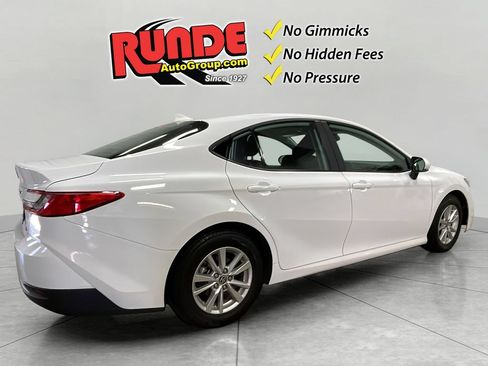 Used 2025 Toyota Camry LE FWD image 6