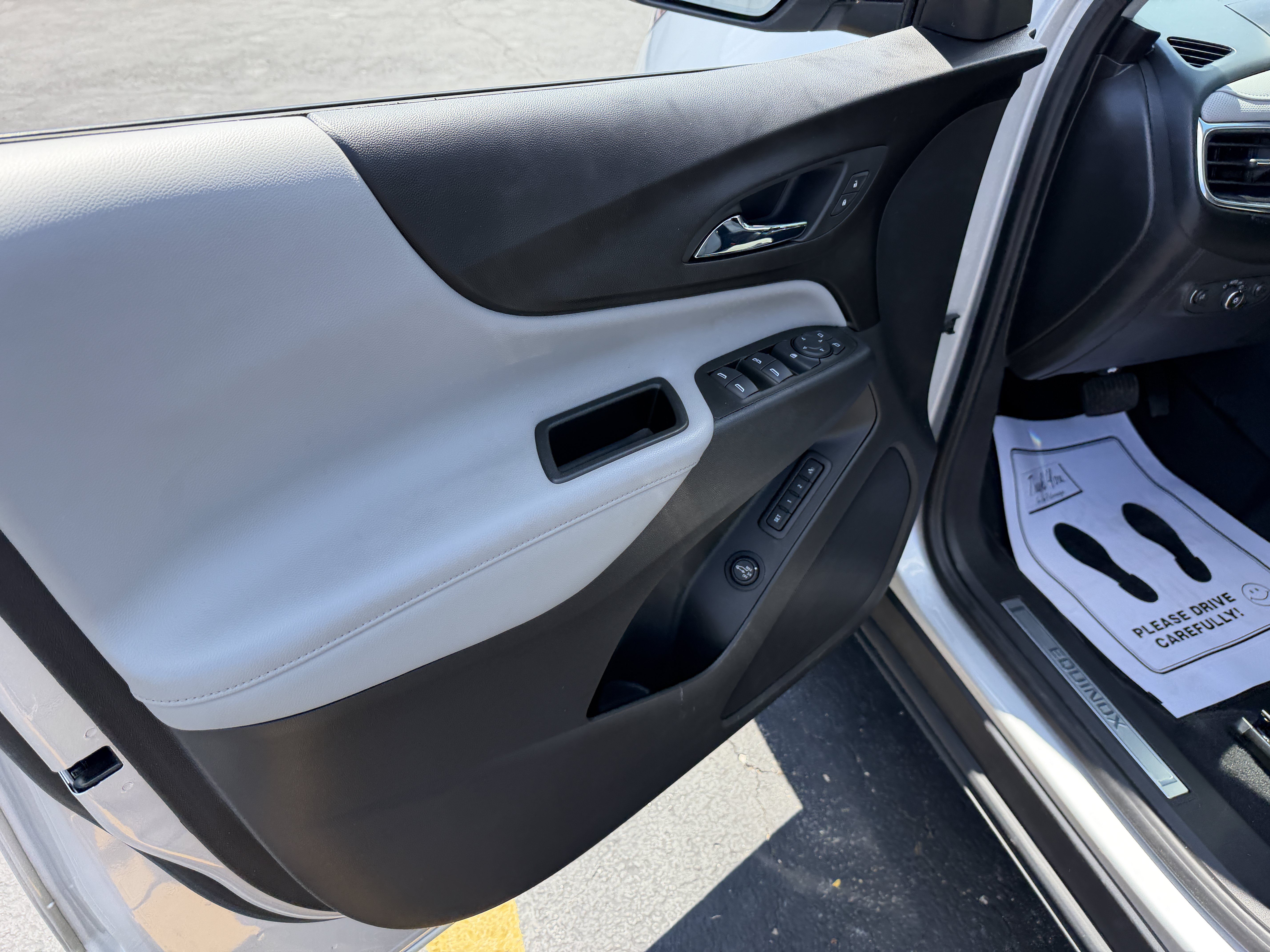 Used 2021 Chevrolet Equinox Premier AWD/4WD image 14