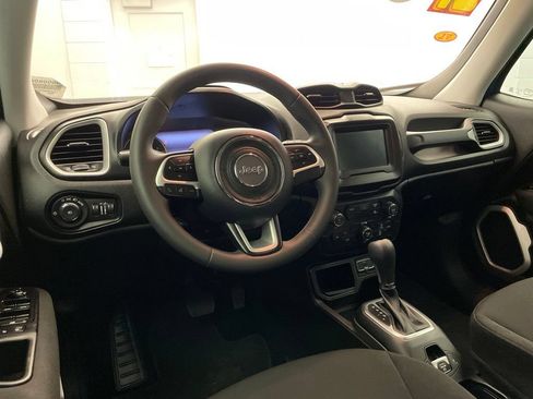 Certified 2021 Jeep Renegade Latitude FWD image 12