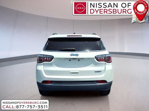 Used 2019 Jeep Compass Latitude FWD image 4
