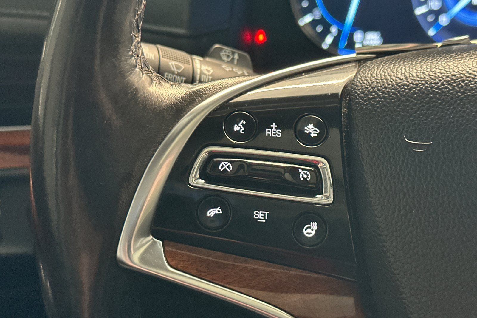 Used 2016 Cadillac Escalade Premium RWD image 31