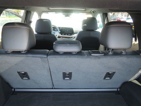 Used 2026 Chevrolet Equinox ACTIV w/ Safety and Technology Package AWD/4WD image 32