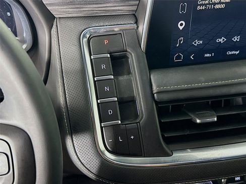 Used 2023 GMC Yukon SLT w/ SLT Premium Package RWD image 19