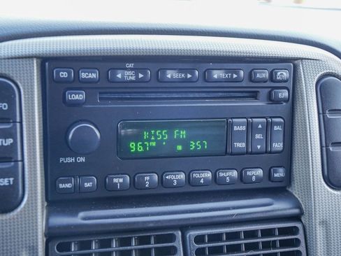 Used 2005 Ford Explorer Sport XLT image 26