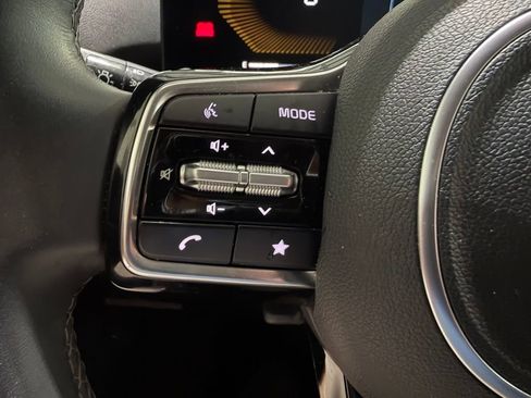 Used 2025 Kia Sorento S AWD/4WD image 17
