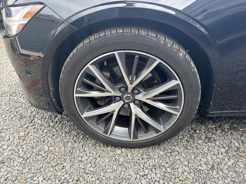 Used 2018 Volvo S90 T5 Momentum w/ Convenience Package image 22