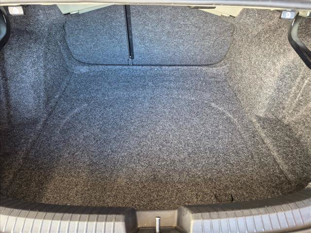 Used 2025 Volkswagen Jetta SE FWD image 6