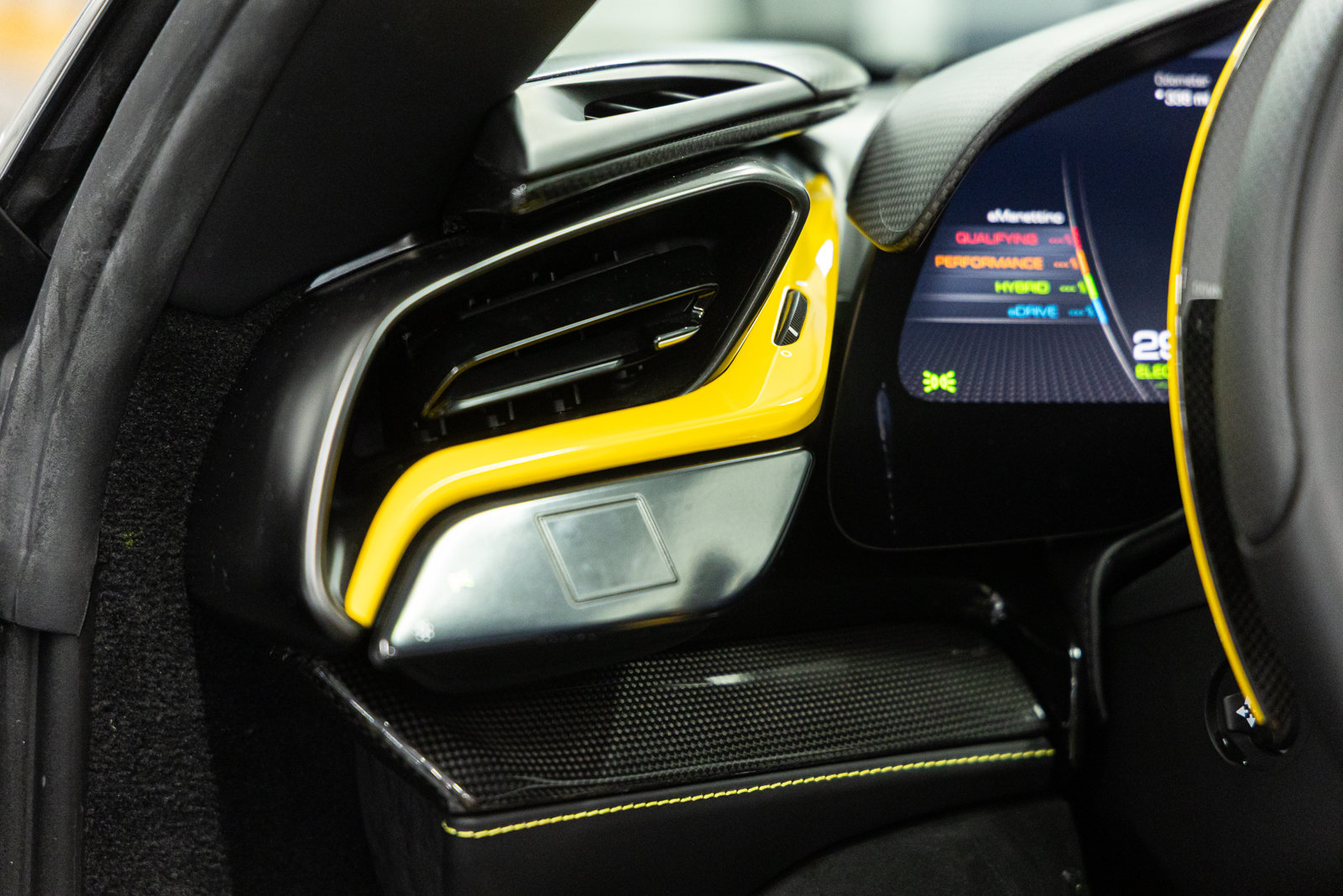 Used 2025 Ferrari SF90 Spider AWD/4WD image 74