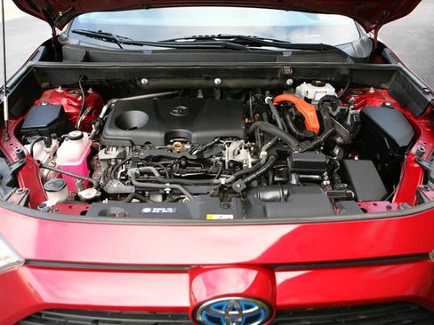 Used 2020 Toyota RAV4 XLE w/ Carpet Mat Package AWD/4WD image 7