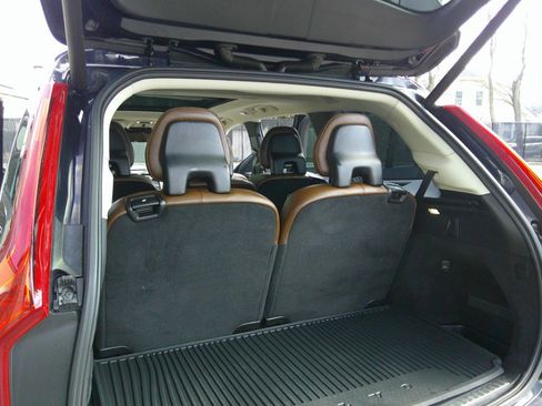 Used 2019 Volvo XC90 T6 Momentum image 54