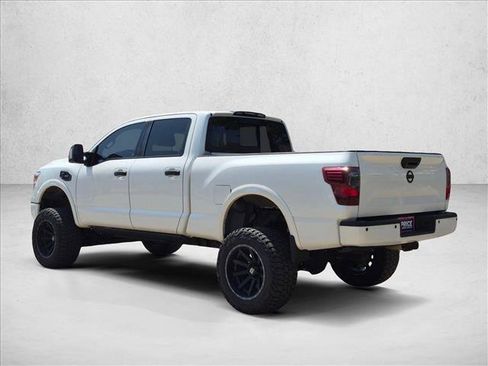 Used 2017 Nissan Titan PRO-4X AWD/4WD image 7