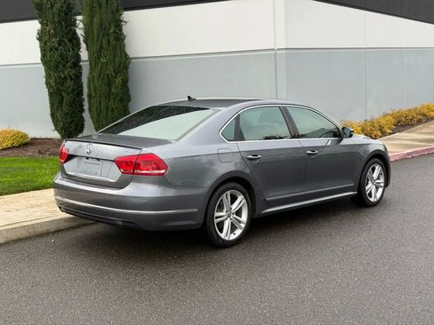 Used 2013 Volkswagen Passat TDI SEL Premium image 5