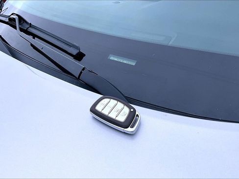 Used 2021 Hyundai Tucson Limited image 11