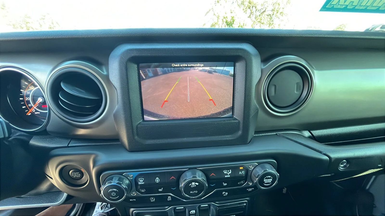 Used 2018 Jeep Wrangler Unlimited Sport S AWD/4WD image 13