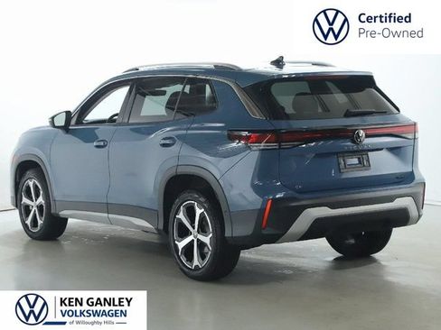 Used 2025 Volkswagen Tiguan SE AWD/4WD image 39