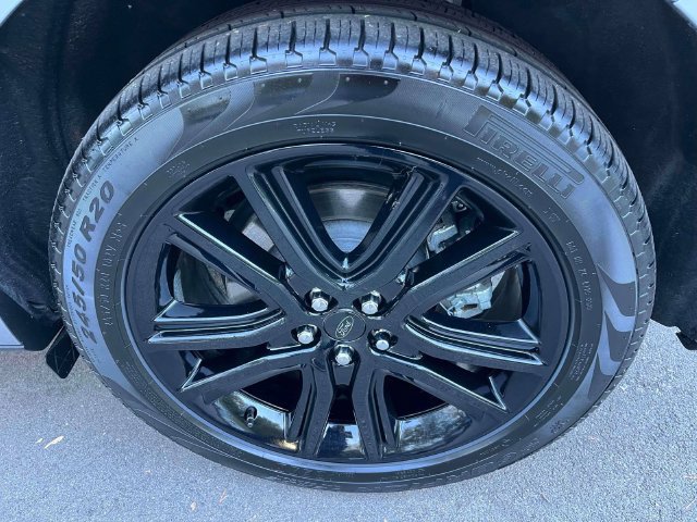 Certified 2024 Ford Edge ST-Line AWD/4WD image 11