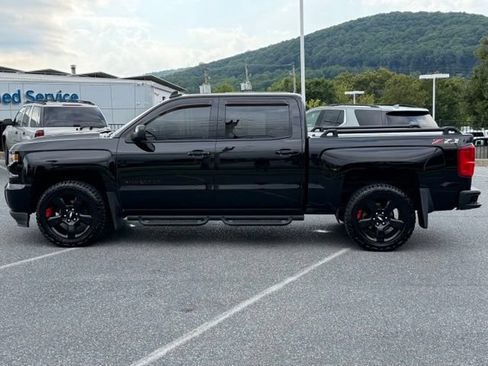 Used 2018 Chevrolet Silverado 1500 LTZ Z71 w/ Redline Edition AWD/4WD image 11